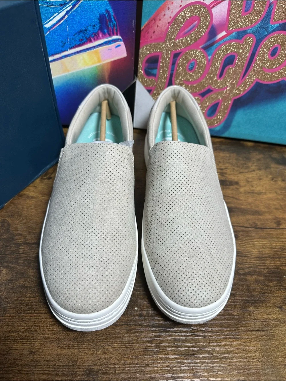 Dr. Scholl's Women's Madison Cloud Sneaker color Oyster Fabric size 10 W